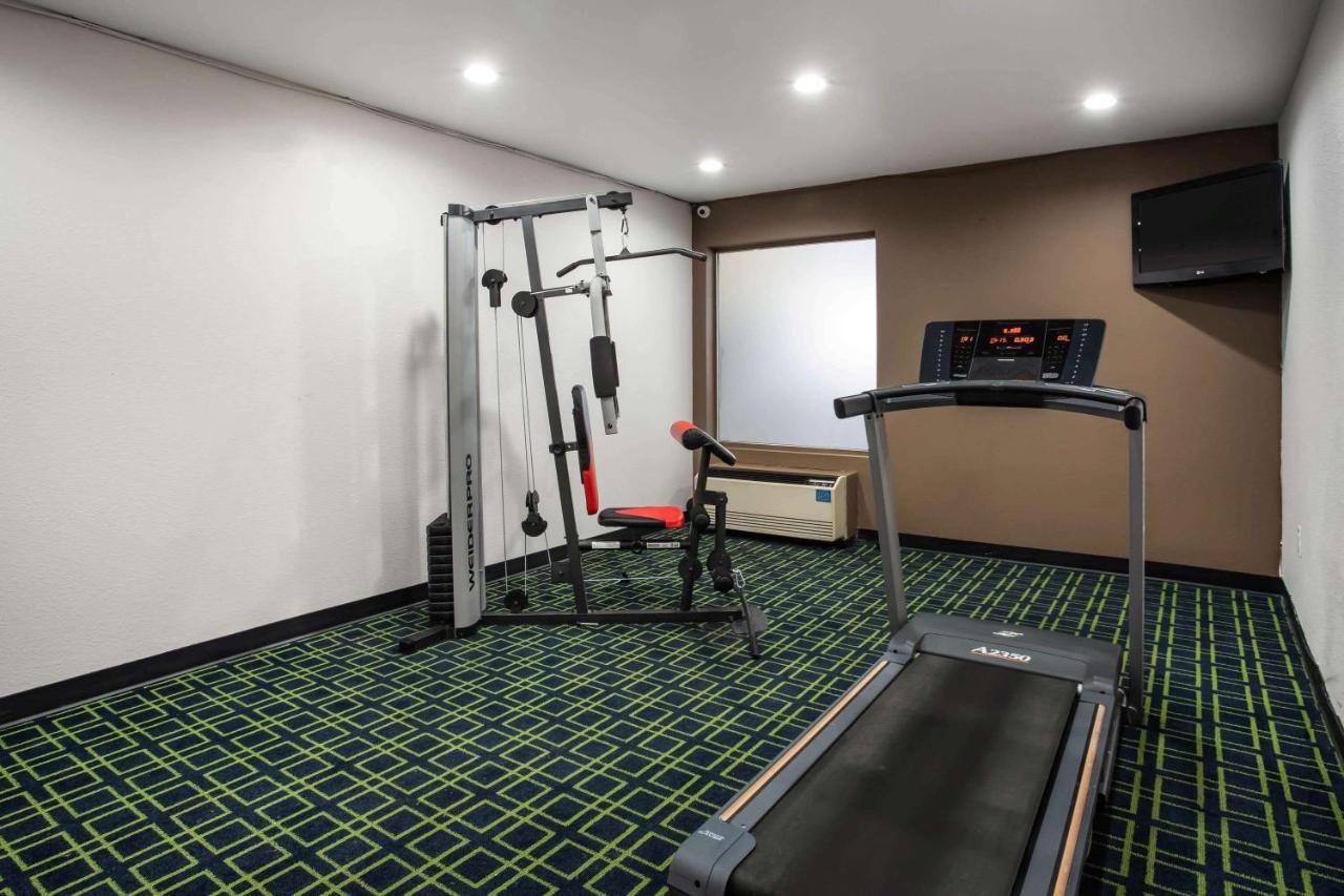Travelodge By Wyndham Fort Wayne North Esterno foto