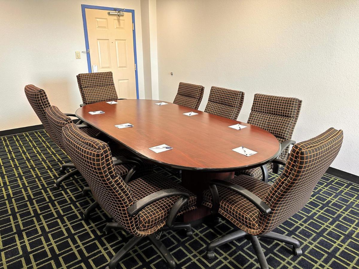 Travelodge By Wyndham Fort Wayne North Esterno foto
