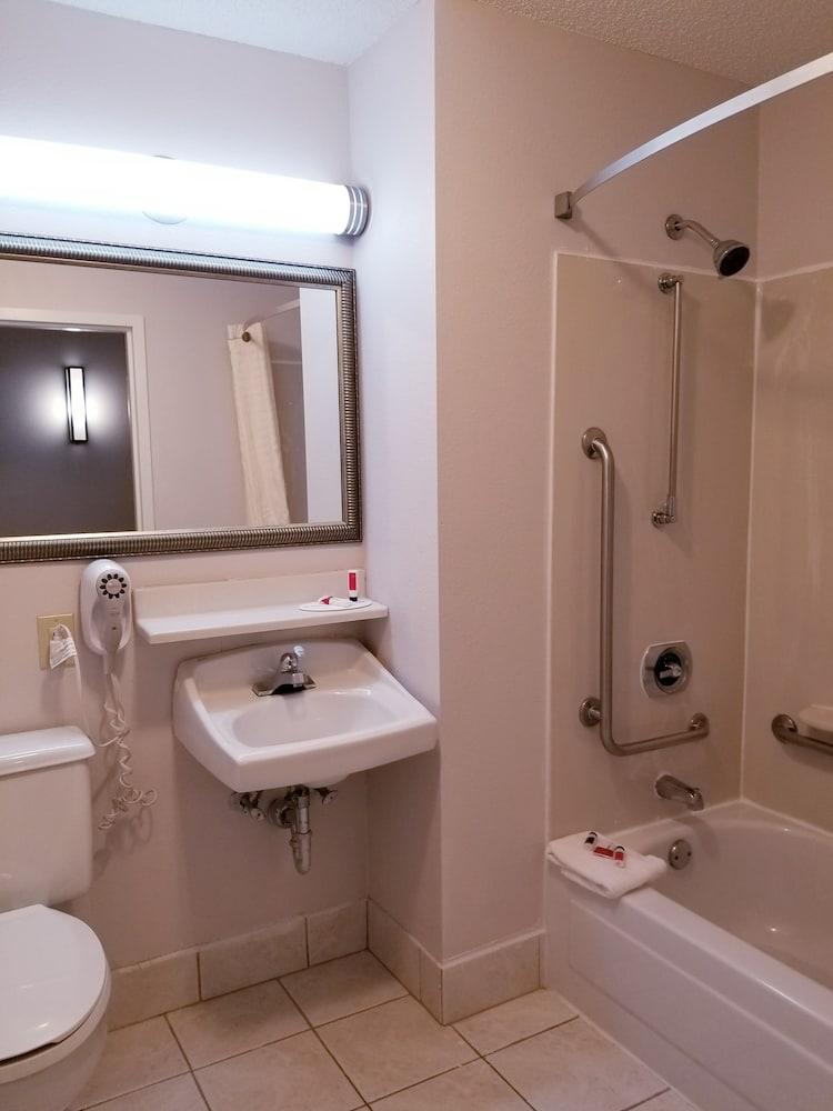 Travelodge By Wyndham Fort Wayne North Esterno foto