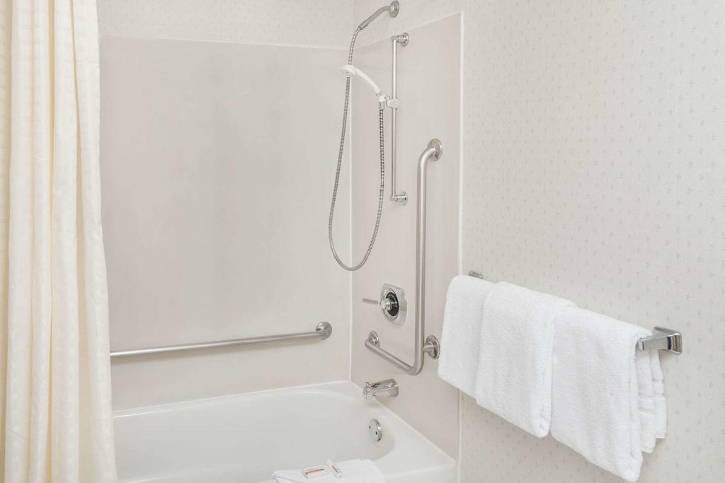 Travelodge By Wyndham Fort Wayne North Esterno foto