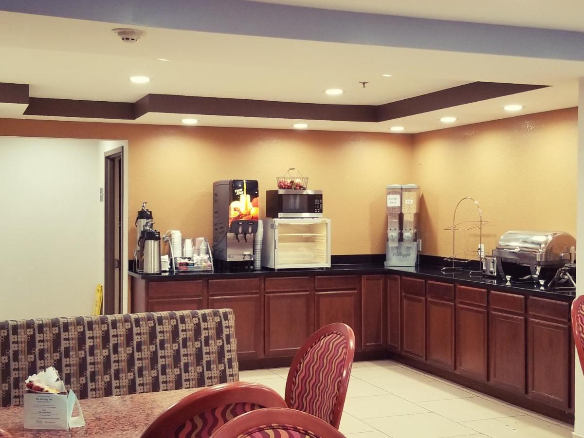 Travelodge By Wyndham Fort Wayne North Esterno foto