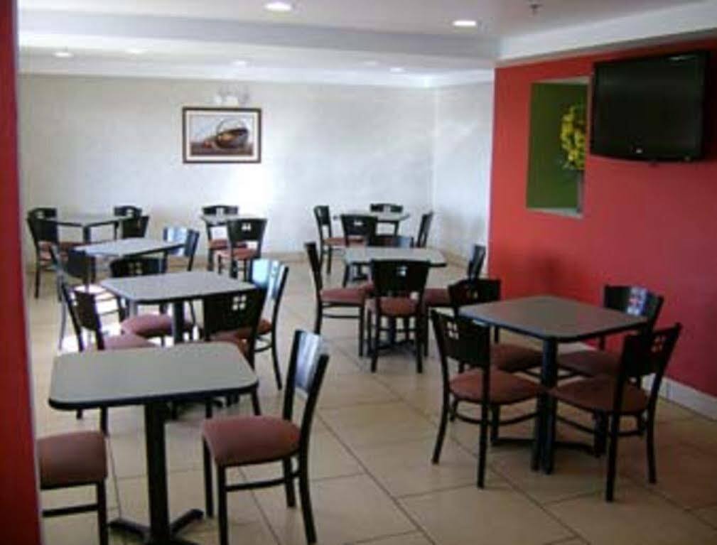 Travelodge By Wyndham Fort Wayne North Esterno foto